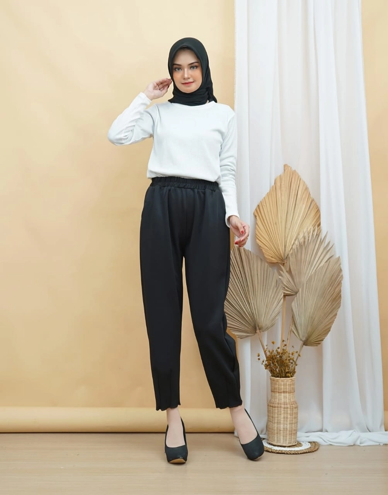 Product image Syahrinda [TA] - Celana Tulip Aladin Scuba Pants Stretch Jumbo ALLSIZE STANDAR - BIGSIZE Standar Hitam