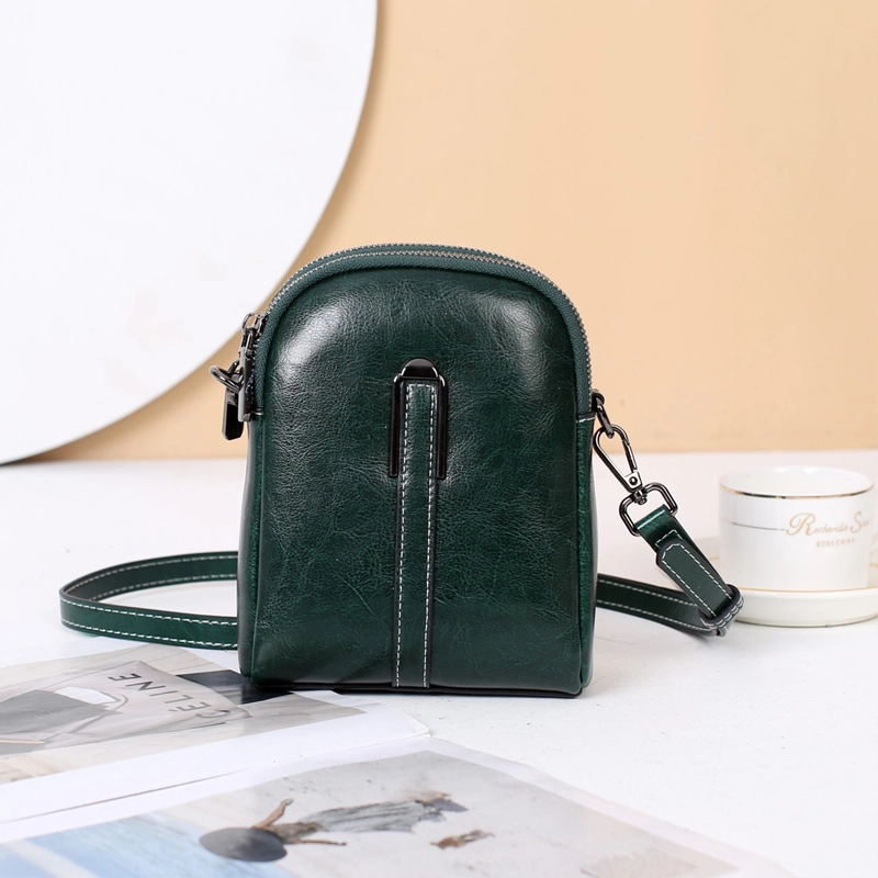 Product image Tas Selempang Wanita Sling Bag Lottus Glossy CBLB70LOTTUSGLOSSY Small Hijau Tua