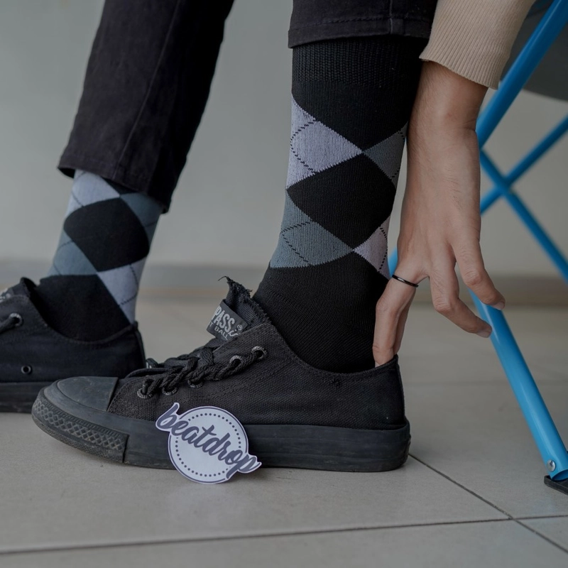 Product image Kaos Kaki Formal Casual Kantor Kerja Bahan Lembut dan Adem Panjang Sebetis semua ukuran Random