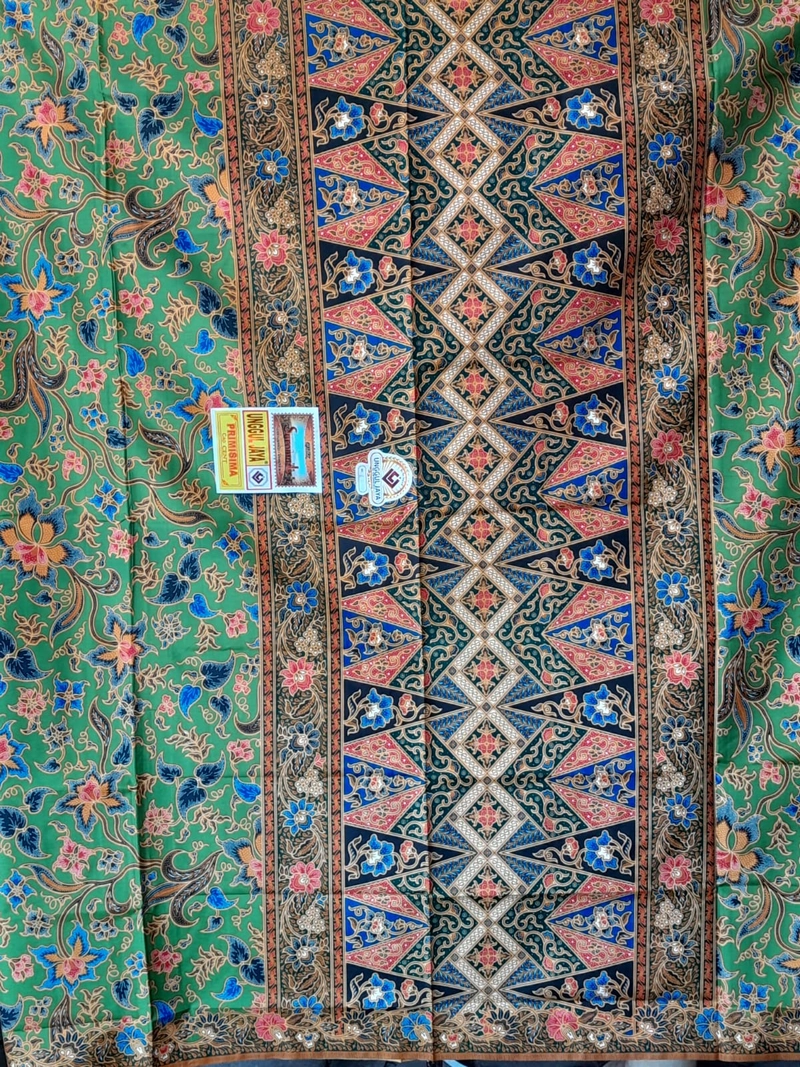 Product image Assalam Olshop - Kain Sarung Batik Suromadu Sarung Wanita Dewasa Hijau