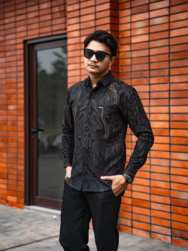 Product image Batik Alfin - Kemejan Batik pria dewasa Lengan panjang motif Tama hitam modern terbaru bagus banget M Kemejan Tama hitam