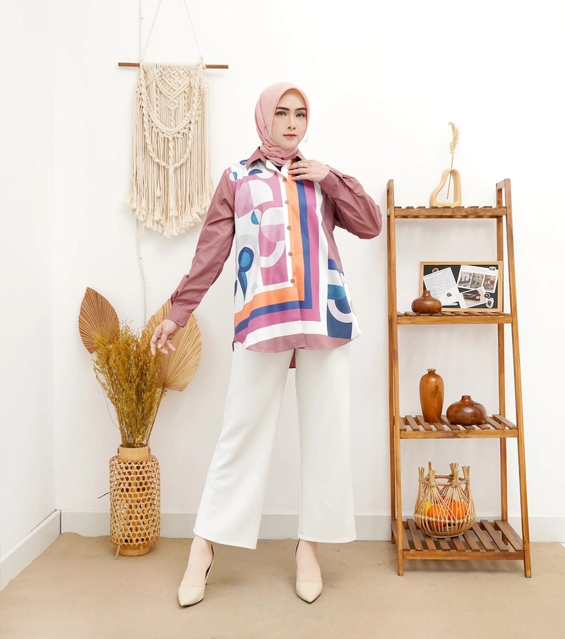 Product image Syahrinda [TA] - Kemeja Atasan Kancing Picasoa Kemeja Kuning Pink Print Bunga Katun Impor Size 38 Pink