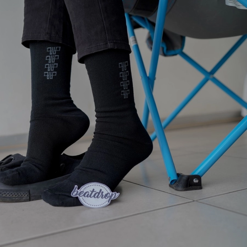 Product image Kaos Kaki Formal Casual Kantor Kerja Bahan Lembut dan Adem Panjang Sebetis semua ukuran Random