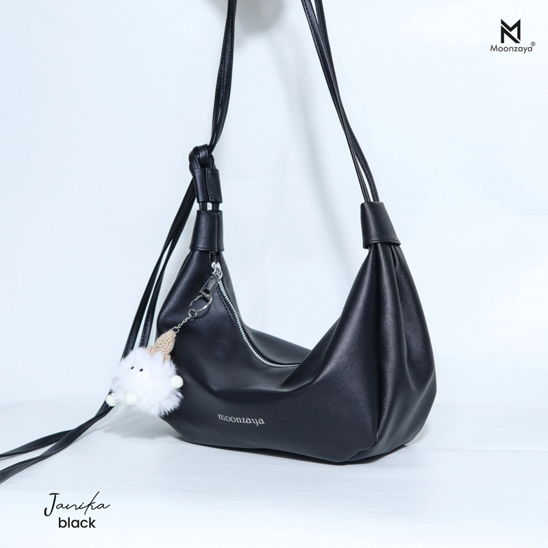 Product image Moonzaya - JANIKA BAG BY MOONZAYA FREE GANTUNGAN KUNCI [TANPA BOX] JANIKA BLACK