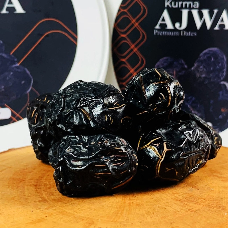 Product image Sahabah Store - Kurma Ajwa Ember Premium - Kurma Ajwa - Kurma Nabi 850 gr Manis