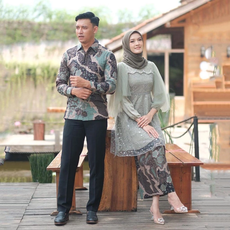 Product image MODEL TERBARU - Sett Couple Kebaya Batik Putri Tunik Baju Batik Tunangan Pakaian Lamaran untuk Wisu ATASAN SAJA SAGE GREEN