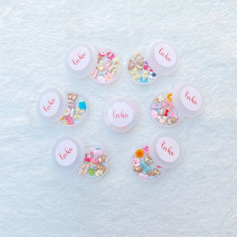 Product image Leika - LEIKAHIJAB - PAKET BROS ANAK LUCU ISI 10PCS / CUTE CLAY PIN WADAH TOPLES /BROOCH ANAK LUCU TOPLES BULAT 10PCS RANDOM