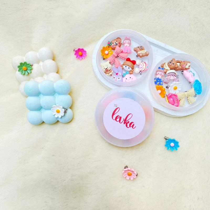 Product image Leika - LEIKAHIJAB - PAKET BROS ANAK LUCU ISI 10PCS / CUTE CLAY PIN WADAH TOPLES /BROOCH ANAK LUCU TOPLES BULAT 10PCS RANDOM