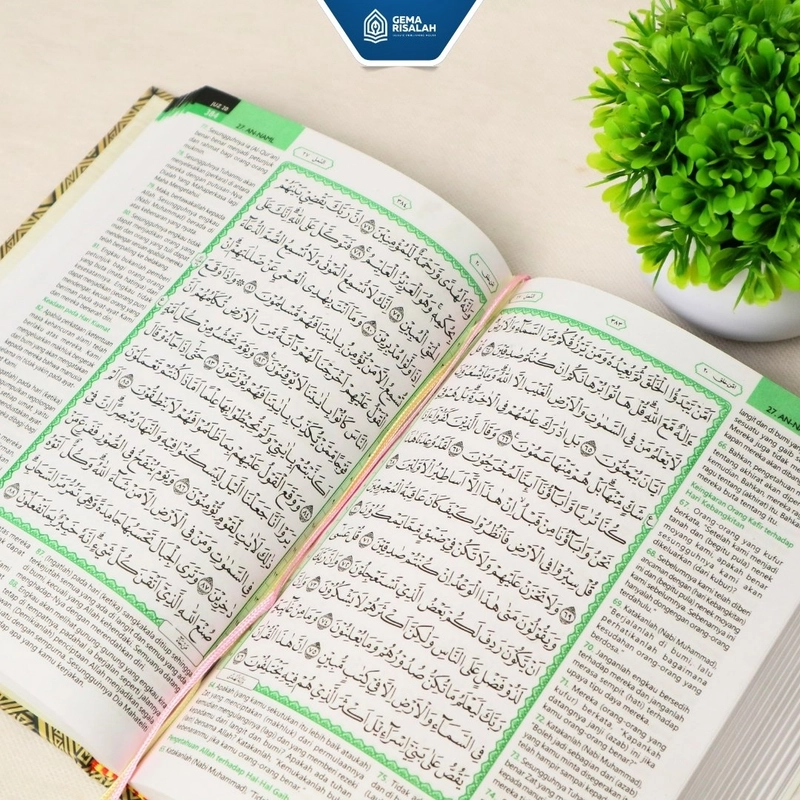 Product image Gema Risalah - Alquran Terjemahan Al hidayah khat utsmani Ukuran A5 Hvs Premium Standard kemenag RI Warna Hijau