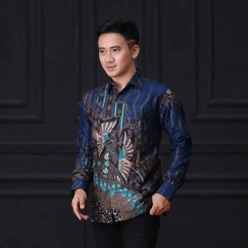 Product image Kois Batik - Kemejan batik lengan panjaang lapis furing biru kombinasi M Birukombinasi