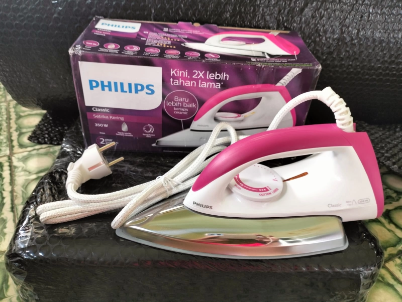Product image Rizki Electronics - SETRIKA HD 1173 SETRIKA CERAMIC HITAM/PINK