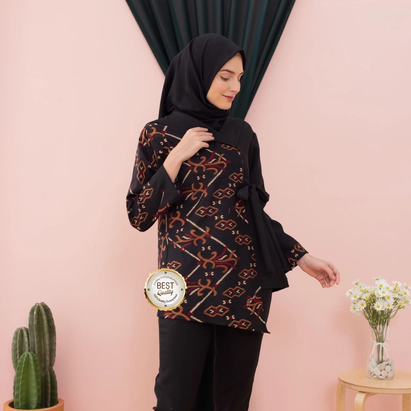 Product image Kois Batik - Atasan Batik Wanita Blouse kekinian kombinasi Zeena Baju kerja M Hitam