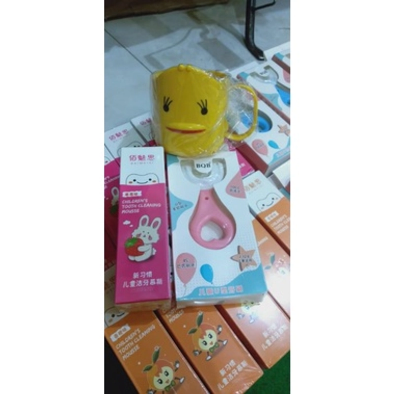 Product image Sikat Gigi Bayi dan Anak-anak U Shape 7-12 th Biru