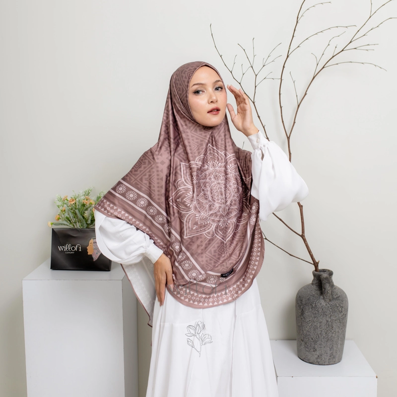 Product image Sakura Baru X Willofi - Hijab Instan Sublim Motif Amarilis Non Pad Instan Syari Daily Bergo Standar Mauve