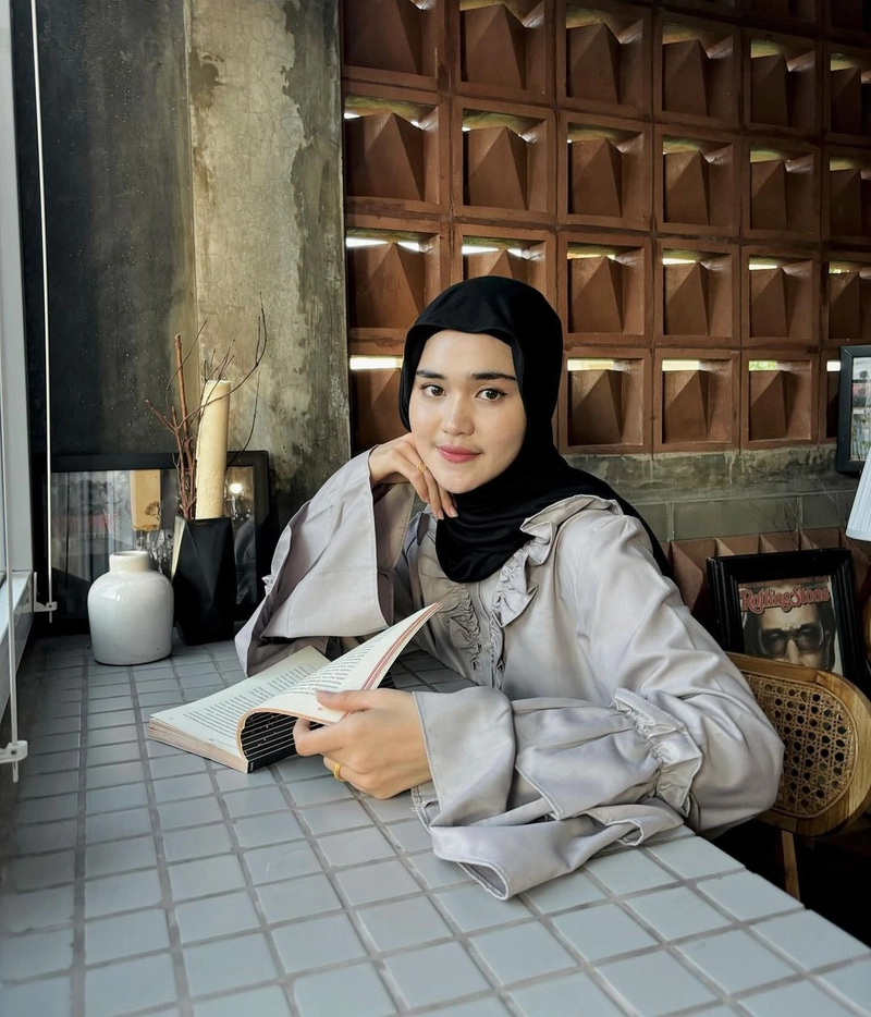 Product image byLayna Official - Baju Kemeja Wanita Ashley Blouse Allsize Grey