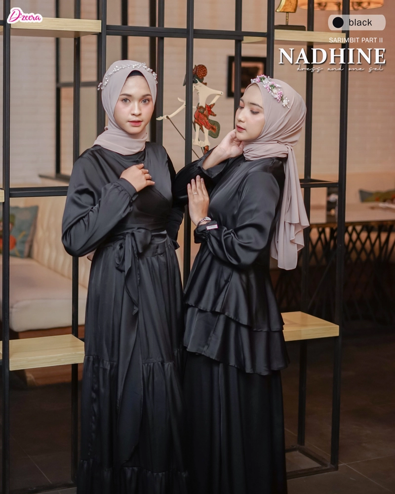 Product image Dzeera - NADHINE ONE SET / blouese dan skirt allure silk premium S BLACK