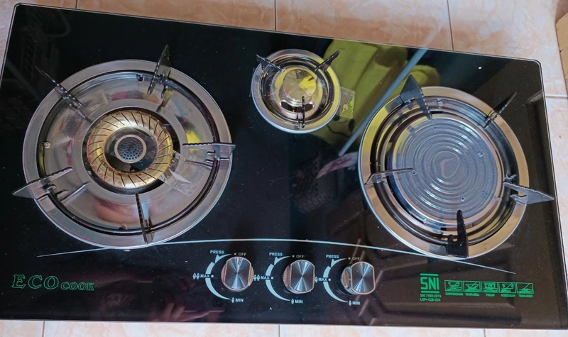 Product image Rizki Electronics - KOMPOR KACA ECO COOK 3 TUNGKU MIX BARA KOMPOR GAS 3 TUNGKU HITAM