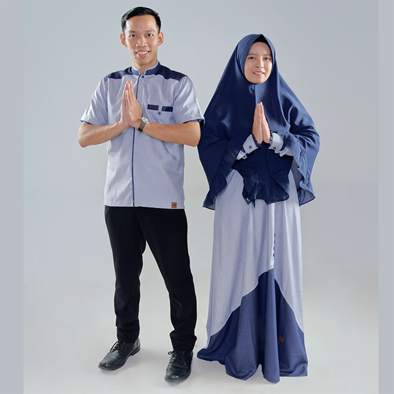 Product image MOSCOU - Set Baju Sarimbit Couple Kapelan Pasangan Suami Istri Keluarga Family Muslim Muslimah Busana Dress Gamis Wanita Set Khimar Hijab Kemeja Koko Kemko Pria Lengan Pendek Lebaran Katun Madinah Premium Biru Navy Dongker Motif Koko M, Gamis M Biru