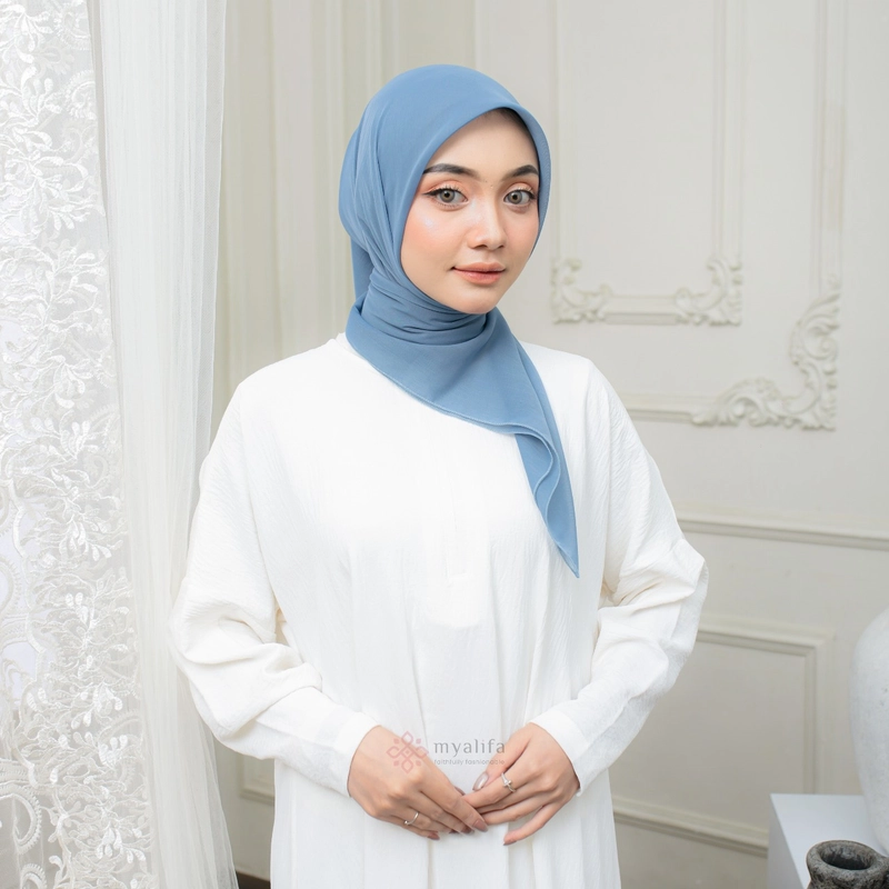 Product image Square Hijab Paris Japan Premium Chesa Hijab Segi Empat Paris Muslim Nyaman Lembut Hijab Basic Standar Denim