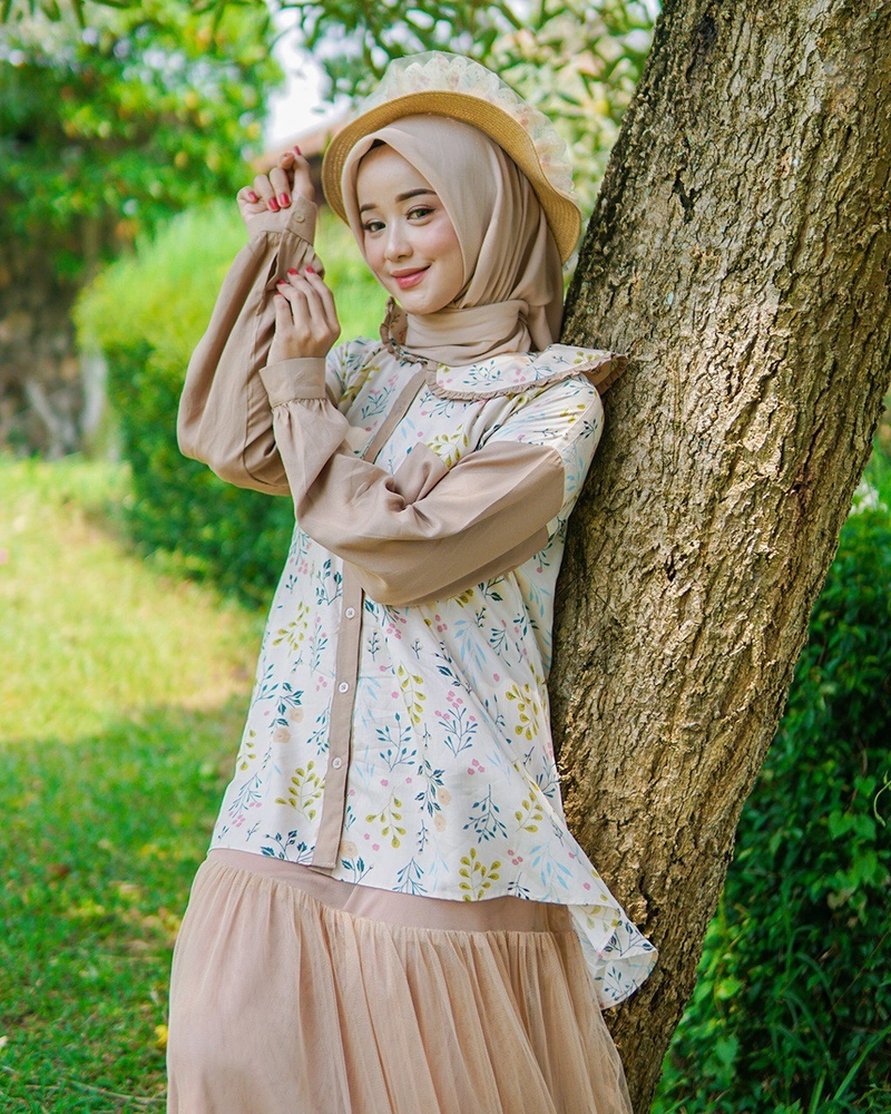 Product image byLayna Official - Baju Kemeja Wanita Vania Blouse Allsize Mocca