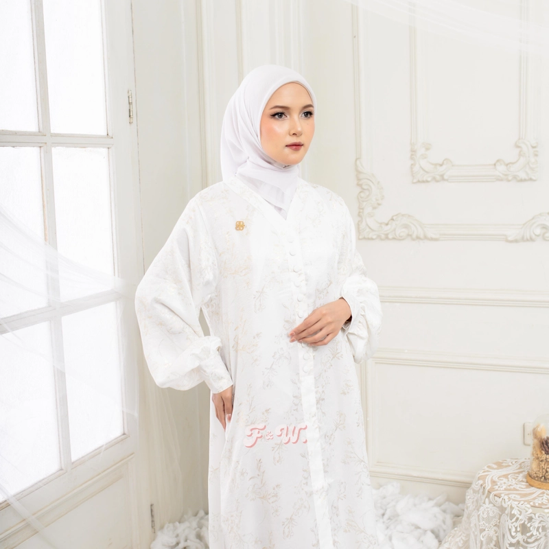 Product image Sakura Baru X FnW - Dress Alysa Santorini Poggy Motif Klasik Elegan Busui Wudhu Friendly All Size Putih