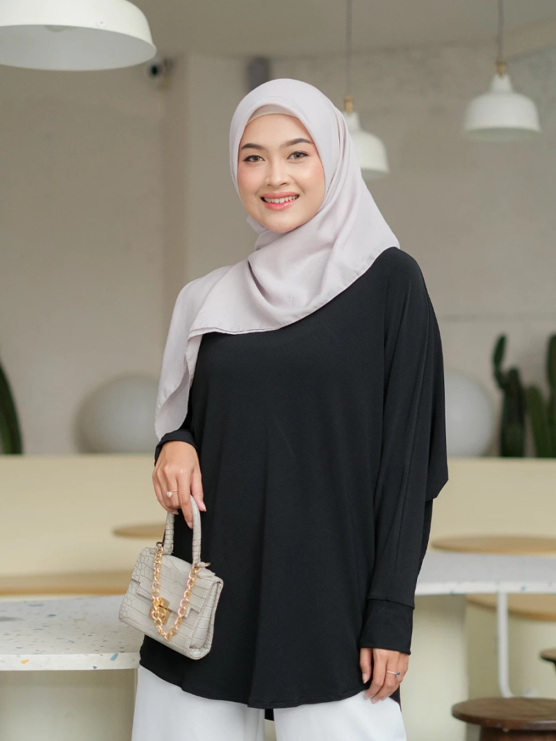 Product image Milyarda Hijab - Blouse Batwing Baju Atasan Wanita Fashion Outfit Perempuan Blus Kalong Kelelawar Allsize Black
