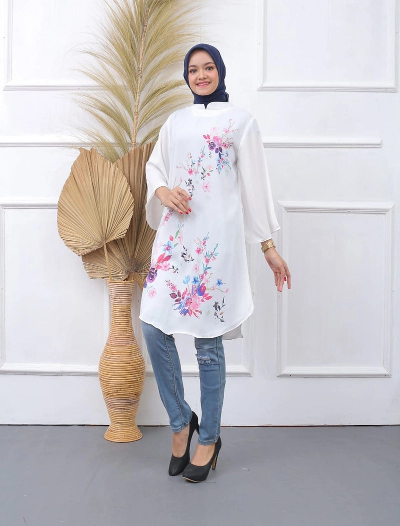 Product image Syahrinda [TA] - Tunik Dress Putih Standar to Bigsize Print Bunga Cheryl Batwings Silky Impor Size 1 Putih