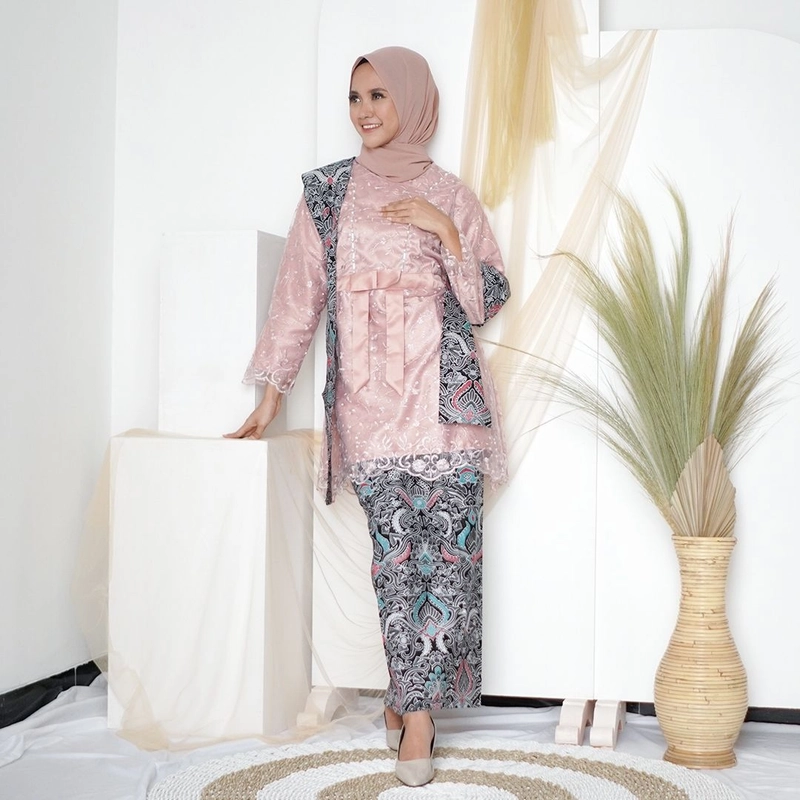 Product image Kebaya Kondangan/Lamaran - Batik Couple Adhisti - Brokat Tille Mutiara Sarimbit Modern Rok Span Pinggang Karet Kemeja M Rose