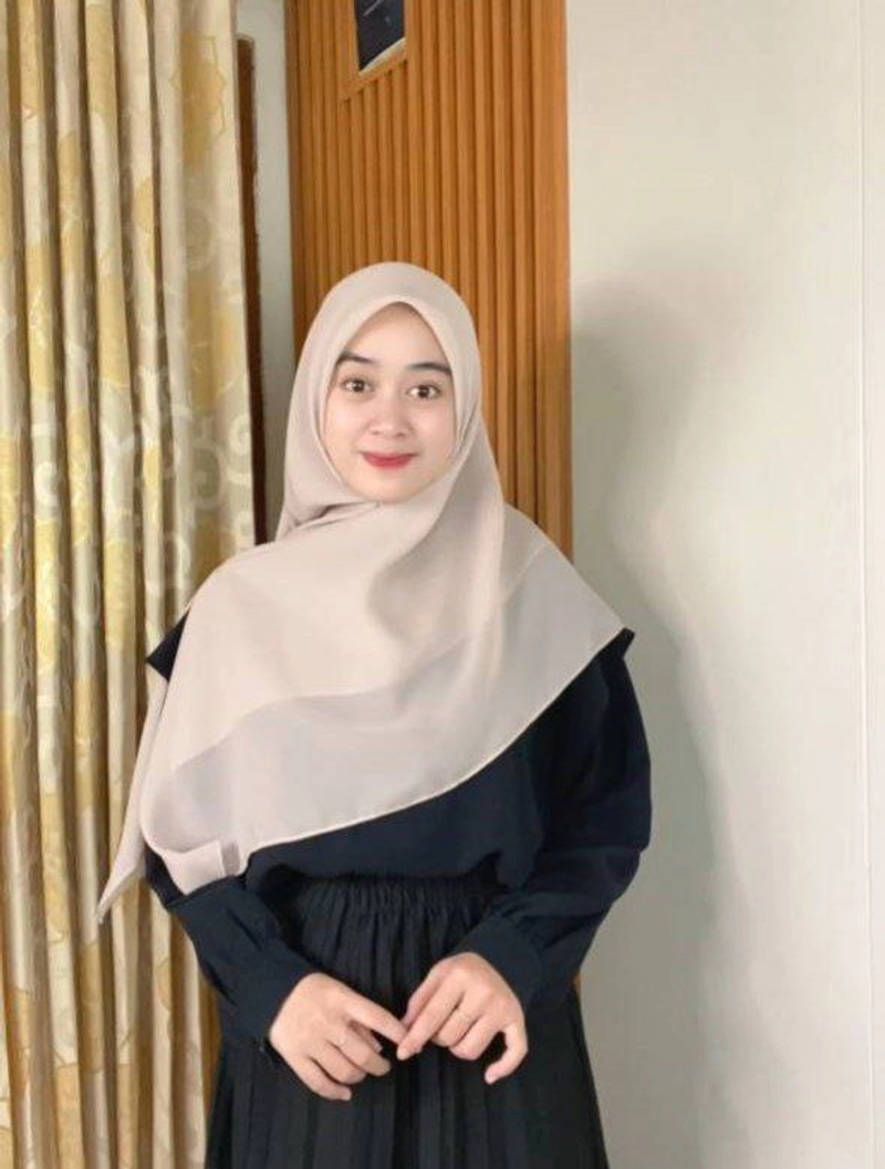 Product image Milyarda Hijab Official - Japzip Square Series Hijab Satset Tanpa Drama standar Latte