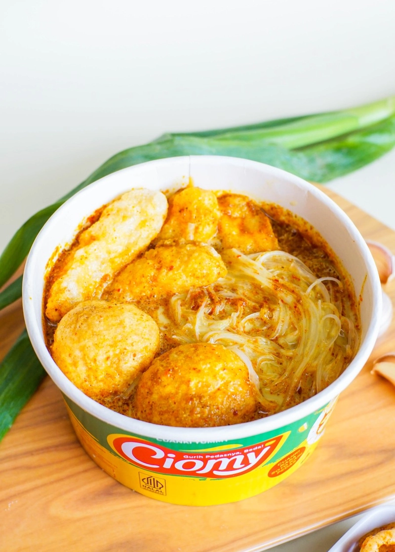 Product image Makanan RIngan Cuanki chicken Kari 70gr Kuah Soto Kari