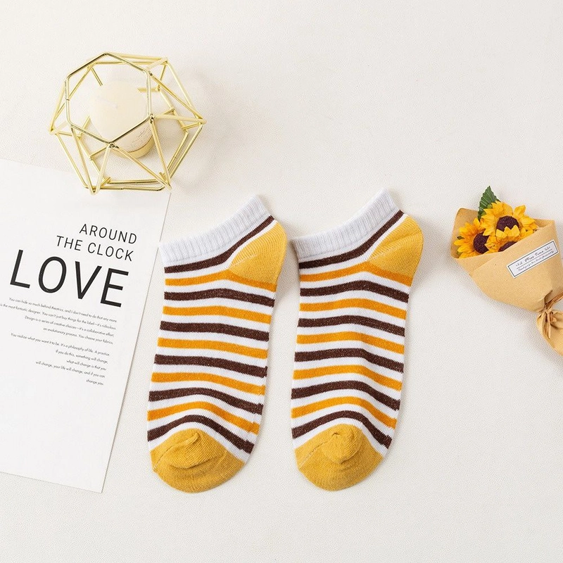 Product image Kaos Kaki satu set isi 5 pasang Unik Lucu Wanita Fashion Motif Lebah set/5 pasang Motif Lebah