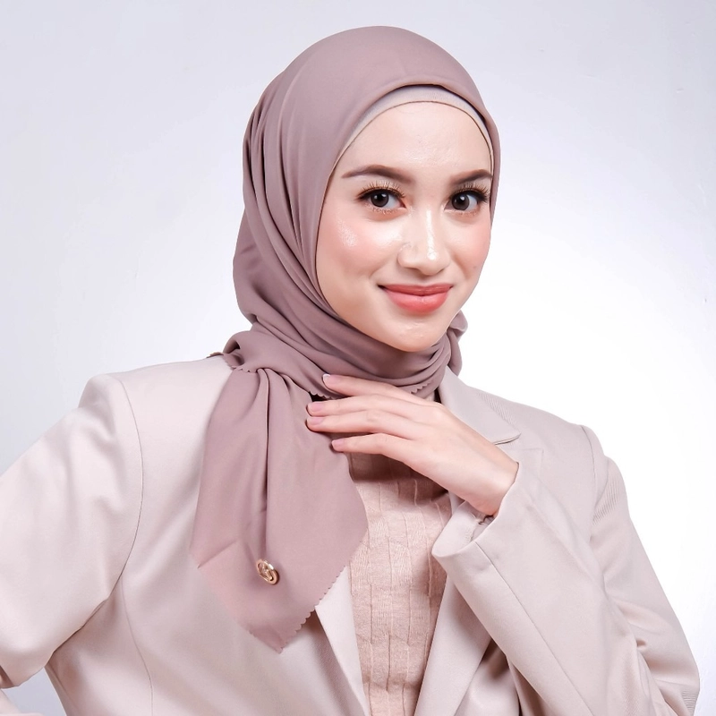 Product image Forall - Jilbab Segi Empat Polos Forall - YASMEENA Voal Premium Logo Plat Gold Allsize Khaky