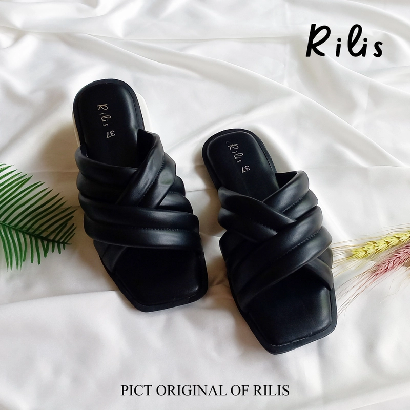 Product image Rilis - Sandal Wanita Slip On Delia (Rilis 35) 39 Hitam