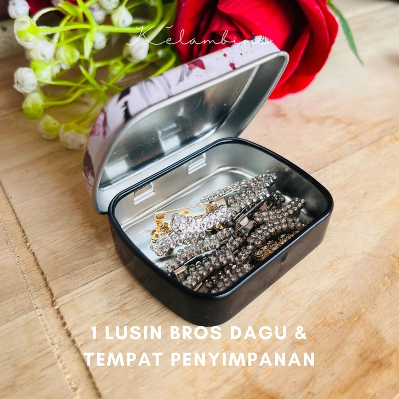 Product image Kelambine - 1 Lusin Bros Dagu dan Tempat Penyimpanan Tin Case MOTIF RANDOM Bros + Penyimpanan RANDOM
