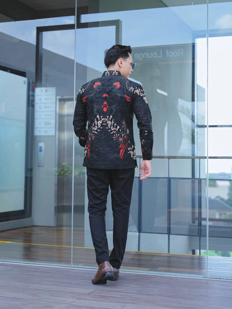 Product image COLLECTION SARJANA - KEMEJA BATIK MENSTYLE - KALINGGA - Katun Prima Premium - Furing HPL M Kalingga