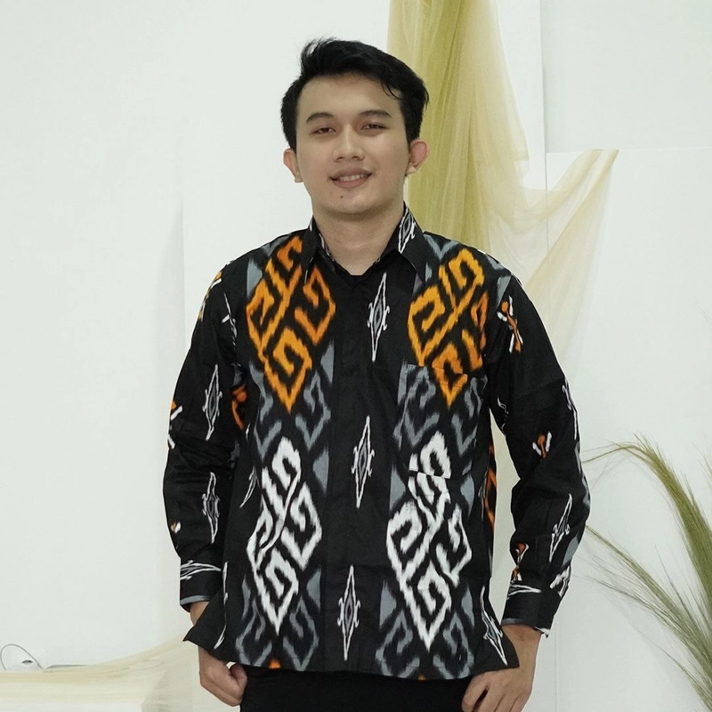 Product image COLLECTION SARJANA - Kebaya Batik Couple Naumi Batik Couple Sarimbit Terbaru - Brokat Tille Mutiara Kemeja M Naumi