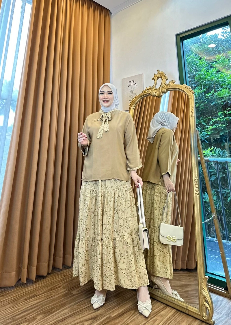 Product image Khisna collection - Oneset rok bahan halus Puspita Allsize Cappuccino