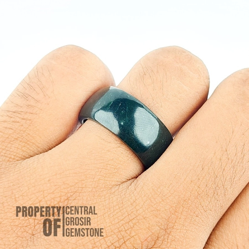 Product image CENTRAL GROSIR GEMSTONE - Cincin Hitam Polos Pria Wanita Batu Giok Asli Natural Jadeite Jade 6 Hitam kehijauan