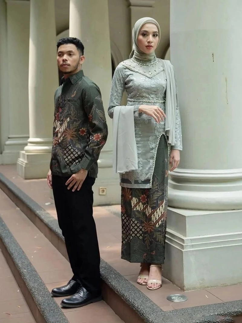 Product image COLLECTION SARJANA - Batik Couple LYRA- Kebaya Furing Satin - Brokat Tile Mutiara - Payet Mutiara Rok Saja Lyra