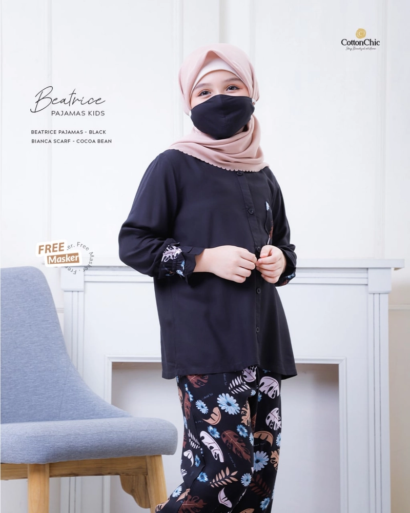Product image Yasmeera Official - Piyama Beatrice Anak S BLACK