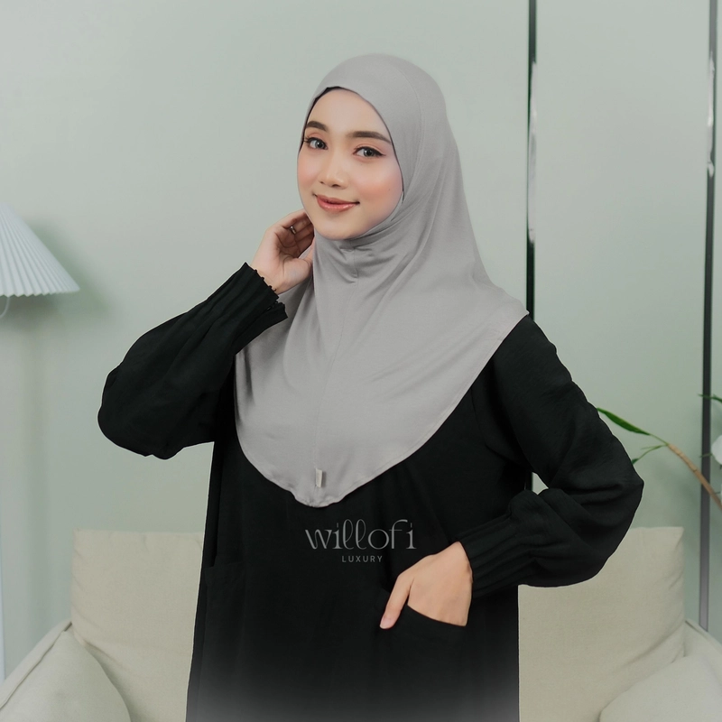 Product image Sakura Baru X Willofi - Hijab Bergo Instan Dagu Livia Rayon Anti Uv dan Anrti Bakteri All Size Light Grey