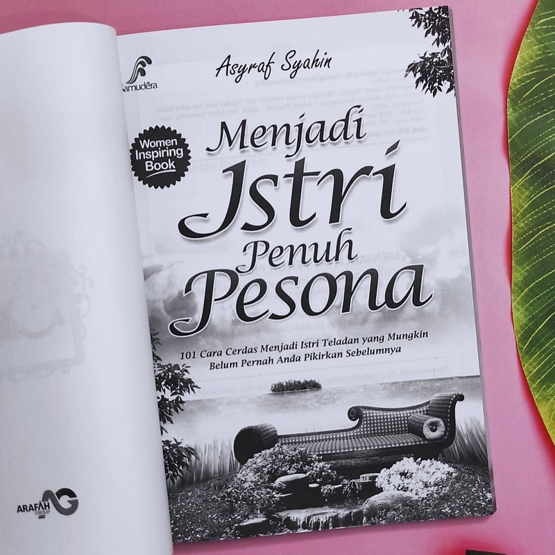 Product image Pustaka Arafah - Menjadi Istri Penuh Pesona SC Soft Cover
