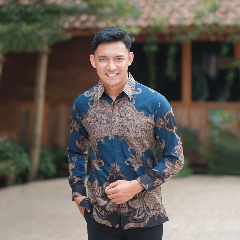 Product image COLLECTION SARJANA - BATIK UNTUK PRIA DEWASA - LENGAN PANJANG LAVINA M LAVINA