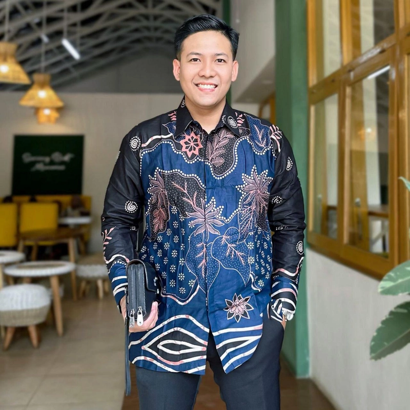Product image Kois Batik - Atasan Batik Baju Kerja Tunik Kemeja Couplen Modern Motif lompong navy Xl Kemeja lompong navy