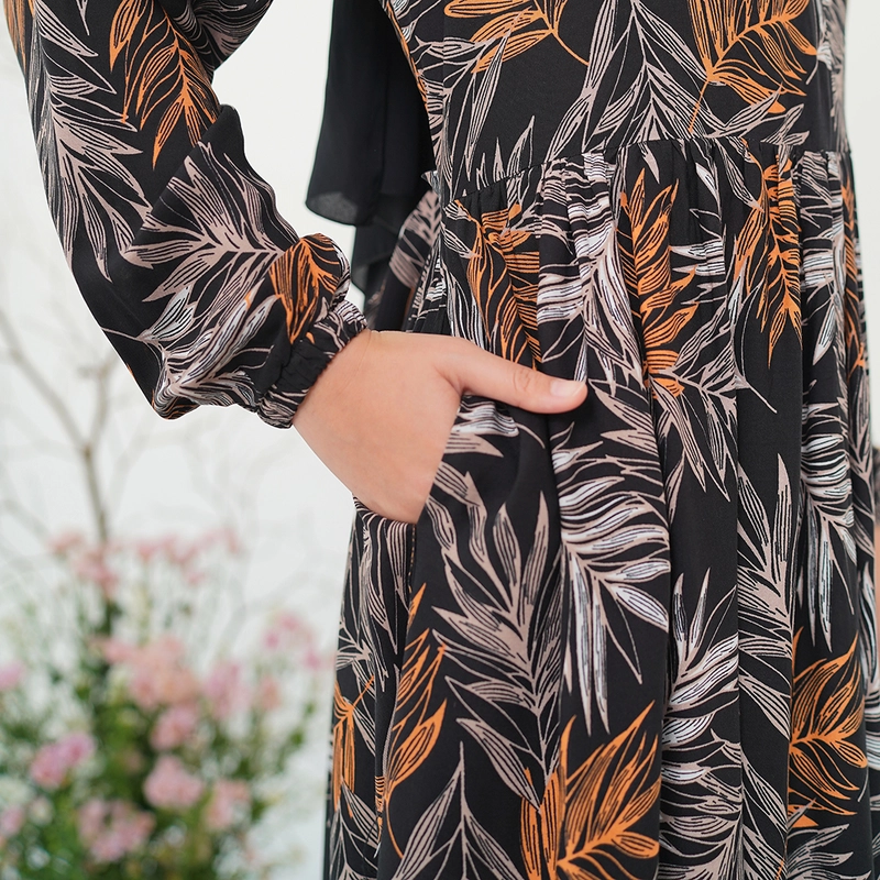 Product image Amirah dress Syari Muslimah Fashion Modis Friendly Gamis Rayon viscose Premium Busui Friendly S HITAM