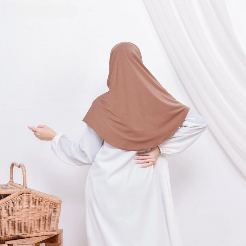 Product image Acla Daily - Hamidah Hijab Bergo Instant Jersey Pad Antem M Mocca