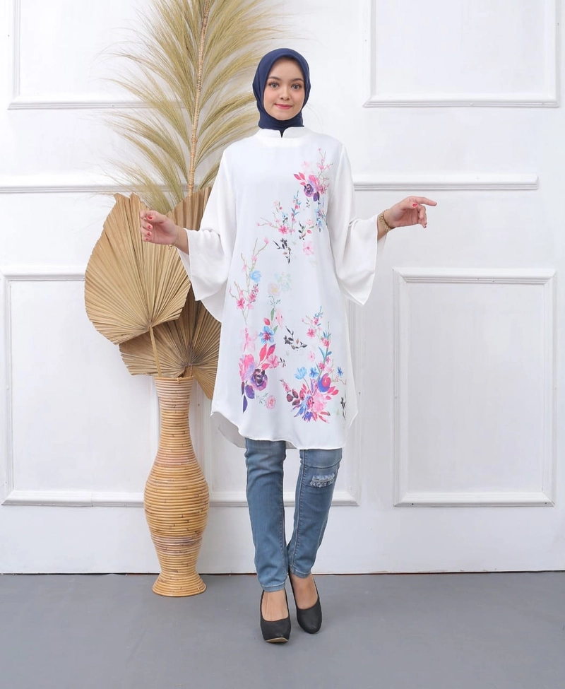 Product image Syahrinda [TA] - Tunik Dress Putih Standar to Bigsize Print Bunga Cheryl Batwings Silky Impor Size 1 Putih