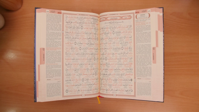 Product image Cordoba X - Al-Quran Al Uswah Perkata Sambung A4 A4 Random