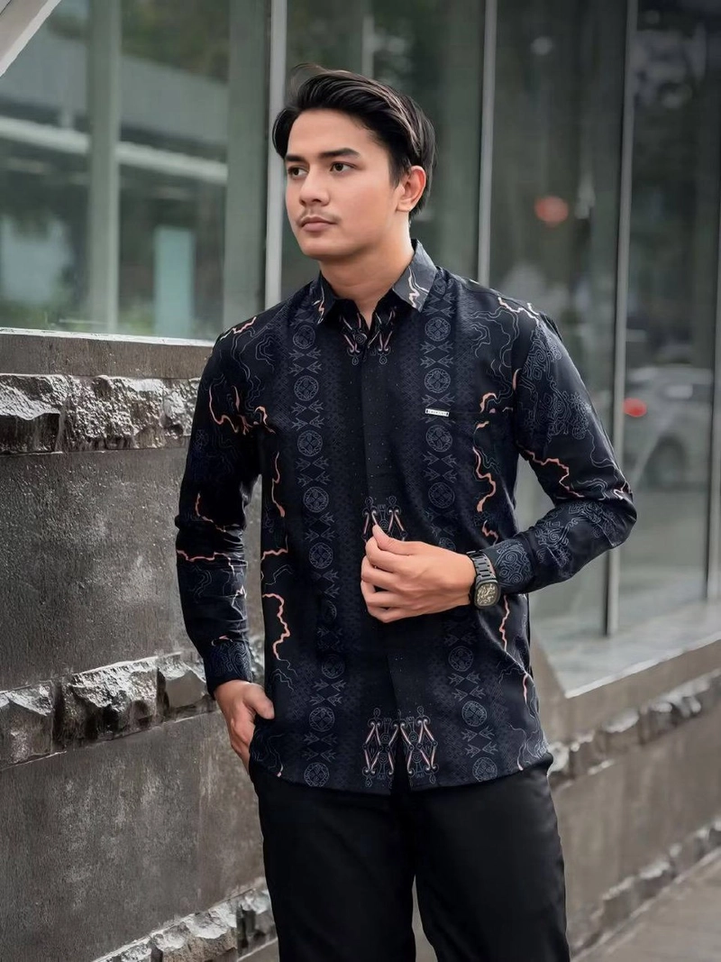 Product image Batik Alfin - Kemejan batik etnik modern terbaru nyaman di pakai kemejan etnik dewasa M Kemejan etnik hitam
