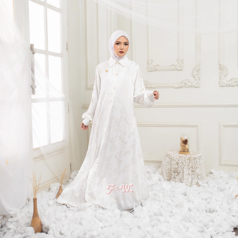 Product image Sakura Baru X FnW - Dress Shafira Santorini Poggy Motif Klasik Elegan Busui Wudhu Friendly All Size Putih